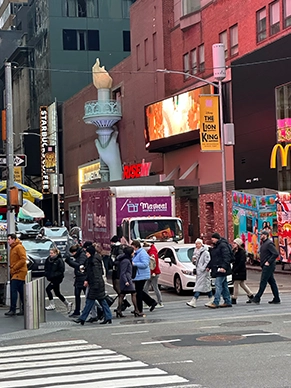 manhattan long distance movers in new york city streets