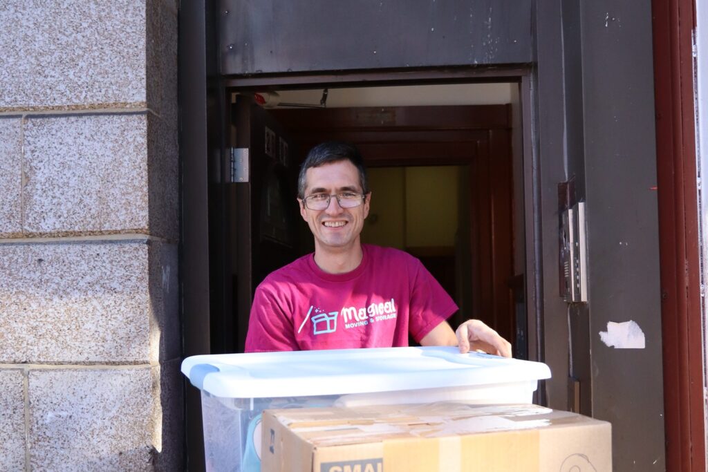 Moving Your Student Into a NYC Dorm: A Parent’s 2026 Guide